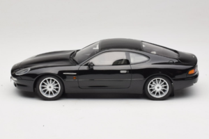 Aston Martin DB7 Bowland Black Cult Models 1:18 CML187-2 レジン - 画像 3/6