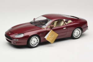 Aston Martin DB7 レッド Guiloy 1:18 67550 メタル