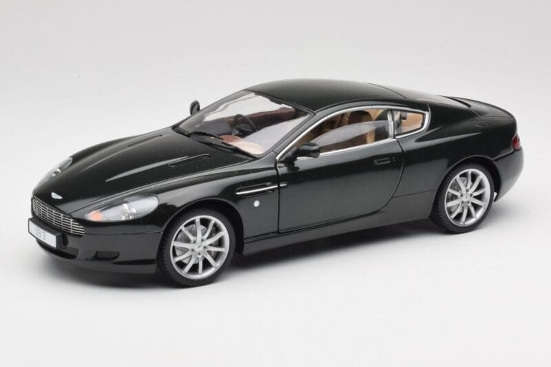 Aston Martin DB9 ブラック Solido 1:18 15025600 メタル