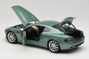 Aston Martin DB9 グリーン Minichamps 1:18 150137322 メタル - 画像 5/8