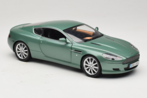 Aston Martin DB9 グリーン Minichamps 1:18 150137322 メタル - 画像 6/8