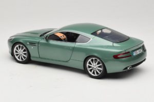 Aston Martin DB9 グリーン Minichamps 1:18 150137322 メタル - 画像 7/8
