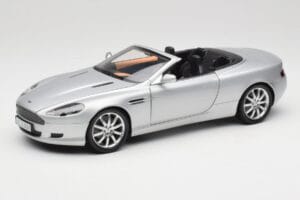 Aston Martin DB9 Volante シルバー Minichamps 1:18 150137334 メタル