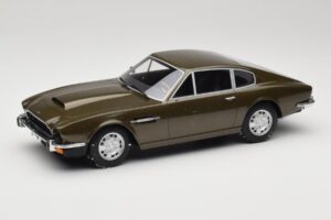 Aston Martin DBS オリーブグリーン CMR 1:18 CMR003 メタル