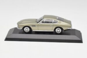 Aston Martin DBS シルバーグリーンメタリック Minichamps 1:43 400137600 メタル