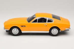 Aston Martin DBS イエロー GT Spirit 1:18 GT079 レジン - 画像 3/6