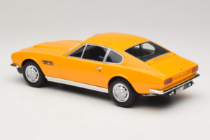 Aston Martin DBS イエロー GT Spirit 1:18 GT079 レジン - 画像 5/6
