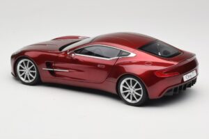 Aston Martin One-77 Diavolo Red AUTOart 1:18 70245 メタル - 画像 7/8