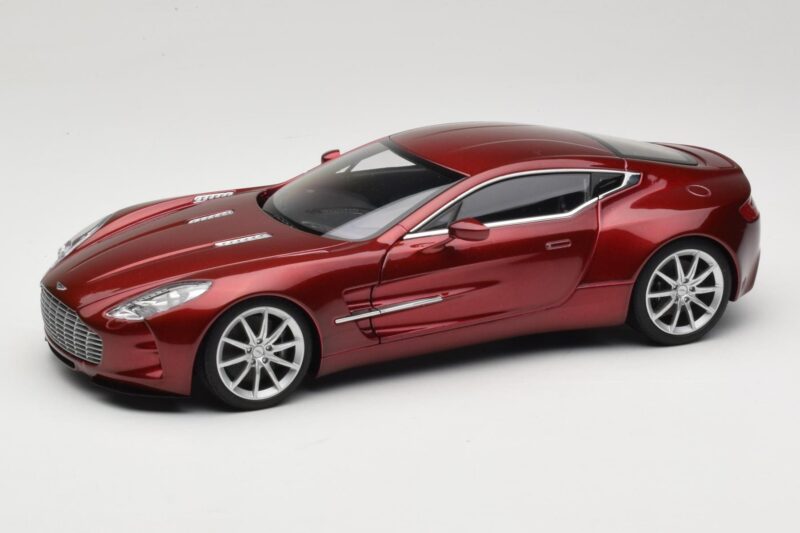 Aston Martin One-77 Diavolo Red AUTOart 1:18 Aston Martin One-77 Diavolo Red AUTOart 1:18 70245 メタル