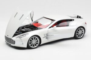 Aston Martin One-77 モーニングフロストホワイト AUTOart 1:18 70244 メタル - 画像 2/8