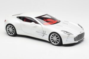 Aston Martin One-77 モーニングフロストホワイト AUTOart 1:18 70244 メタル - 画像 6/8