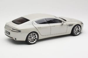 Aston Martin Rapide S Silver Fox AUTOart 1:18 70258 メタル - 画像 3/8