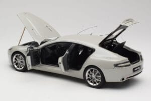 Aston Martin Rapide S Silver Fox AUTOart 1:18 70258 メタル - 画像 5/8