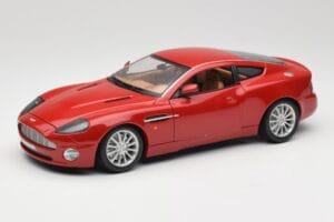 Aston Martin V12 Vanquish レッド Bburago 1:18 34063 メタル