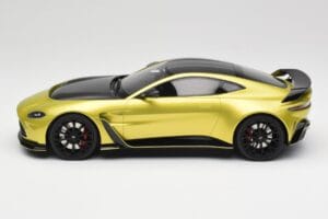 Aston Martin V12 Vantage Final Edition Cosmopolitan Yellow TopSpeed 1:18 TS0453 メタル - 画像 3/6