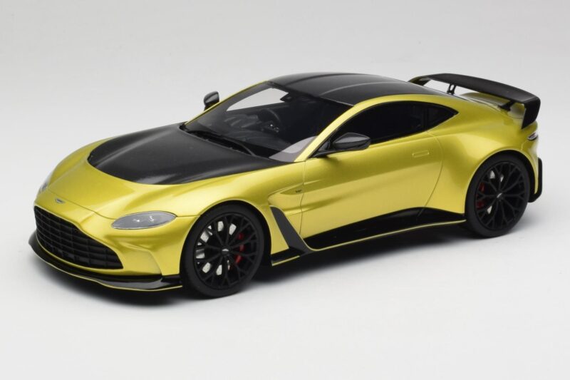 Aston Martin V12 Vantage Final Edition Cosmopolitan Yellow TopSpeed 1:18 TS0453 メタル
