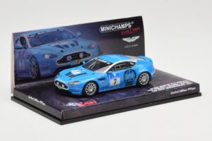 Aston Martin V12 Vantage #7 U. Bez / Porritt / R. Meaden / Mathai 24 Hours Nurburgring 2009 Minichamps 1:43 437091307 メタル - 画像 2/4
