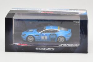 Aston Martin V12 Vantage #7 U. Bez / Porritt / R. Meaden / Mathai 24 Hours Nurburgring 2009 Minichamps 1:43 437091307 メタル - 画像 4/4
