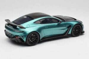 Aston Martin V12 Vantage Racing Green GT Spirit 1:18 GT922 レジン - 画像 2/6