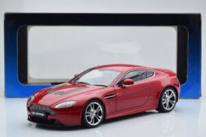 Aston Martin V12 Vantage レッド AUTOart 1:18 70208 メタル - 画像 8/8