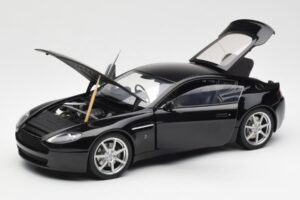 Aston Martin V8 Vantage オニキスブラック AUTOart 1:18 70202 メタル - 画像 2/8