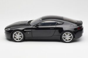 Aston Martin V8 Vantage オニキスブラック AUTOart 1:18 70202 メタル - 画像 4/8