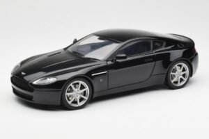 Aston Martin V8 Vantage オニキスブラック AUTOart 1:18 70202 メタル