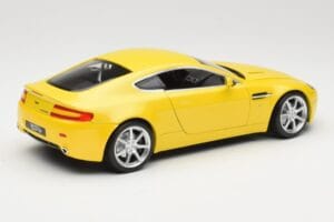 Aston Martin V8 Vantage イエロー Hot Wheels 1:18 G7159 メタル - 画像 3/8