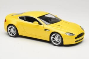 Aston Martin V8 Vantage イエロー Hot Wheels 1:18 G7159 メタル - 画像 6/8