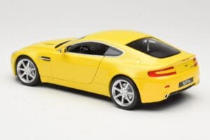 Aston Martin V8 Vantage イエロー Hot Wheels 1:18 G7159 メタル - 画像 7/8