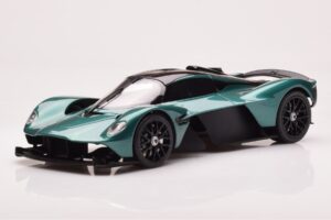 Aston Martin Valkyrie Racing Green GT Spirit 1:18 GT435 レジン