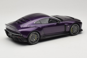 Aston Martin Valour ダークブルー GT Spirit 1:18 GT944 レジン - 画像 2/6