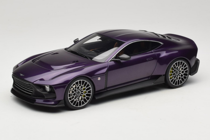 Aston Martin Valour ダークブルー GT Spirit 1:18 Aston Martin Valour ダークブルー GT Spirit 1:18 GT944 レジン