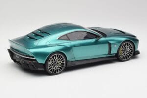 Aston Martin Valour Racing Green GT Spirit 1:18 GT480 レジン - 画像 2/6