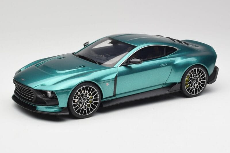 Aston Martin Valour Racing Green GT Spirit 1:18 GT480 レジン