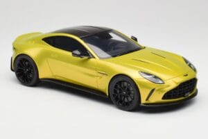 Aston Martin Vantage Cosmopolitan Yellow GT Spirit 1:18 GT514 レジン - 画像 4/6