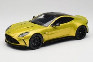 Aston Martin Vantage Cosmopolitan Yellow GT Spirit 1:18 GT514 レジン