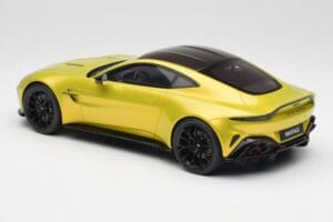 Aston Martin Vantage Cosmopolitan Yellow GT Spirit 1:18 GT514 レジン - 画像 5/6