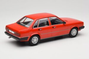 Audi 80 B2 GLS レッド MCG 1:18 MCG18526 メタル - 画像 2/6