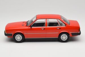 Audi 80 B2 GLS レッド MCG 1:18 MCG18526 メタル - 画像 3/6