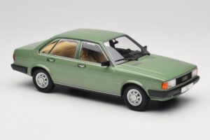 Audi 80 B2 グリーン MCG 1:18 MCG18525 メタル - 画像 4/6