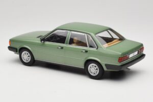 Audi 80 B2 グリーン MCG 1:18 MCG18525 メタル - 画像 5/6