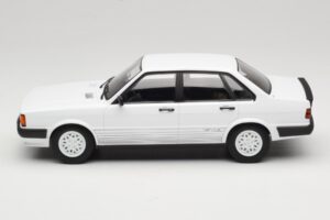 Audi 80 B2 GTE ホワイト MCG 1:18 MCG18527 メタル - 画像 3/6