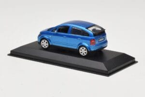 Audi A2 Light Blue Metallic Minichamps 1:43 AUDI007 メタル - 画像 3/4