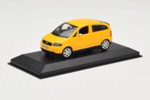 Audi A2 8Z イエロー Minichamps 1:43 AUDI005 メタル - 画像 2/4