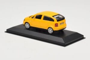 Audi A2 8Z イエロー Minichamps 1:43 AUDI005 メタル - 画像 3/4