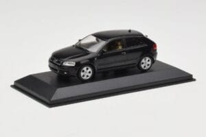 Audi A3 8P Black Metallic Minichamps 1:43 12000 メタル - 画像 2/4