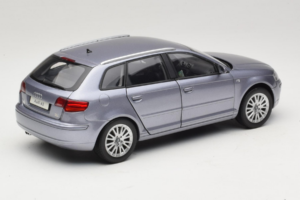 Audi A3 8P Sportback Light Blue Metallic Kyosho 1:18 5010403025 メタル - 画像 3/8