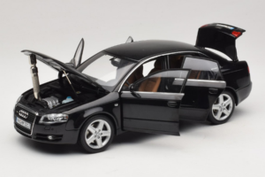 Audi A4 B6 3.2 Quattro ブラック Minichamps 1:18 5010404125 メタル - 画像 2/8