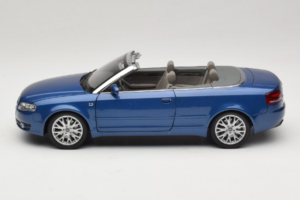 Audi A4 B6 カブリオレ ブルー Norev 1:18 5010504325 メタル - 画像 4/9